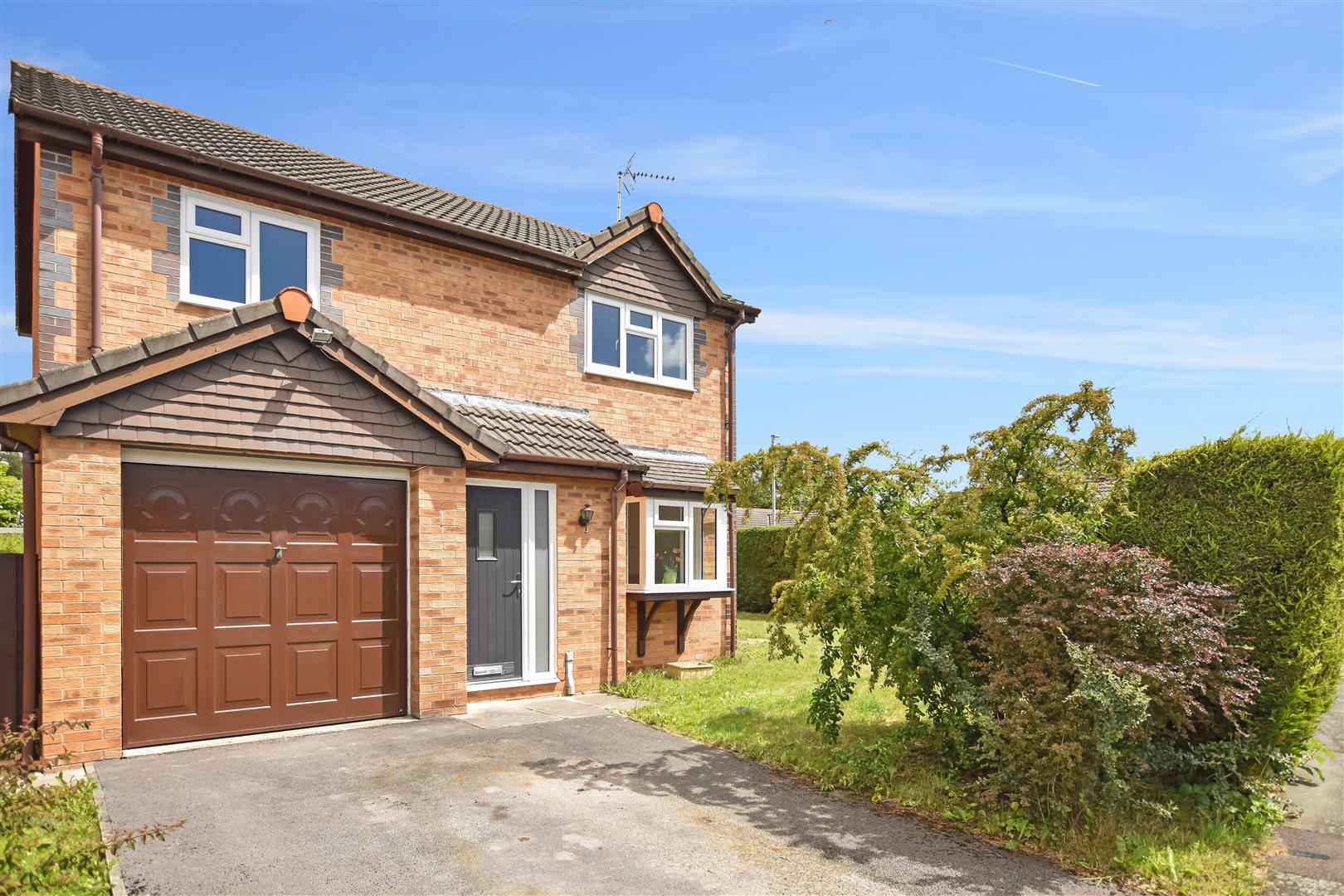 For Sale 3 Bed House detached
